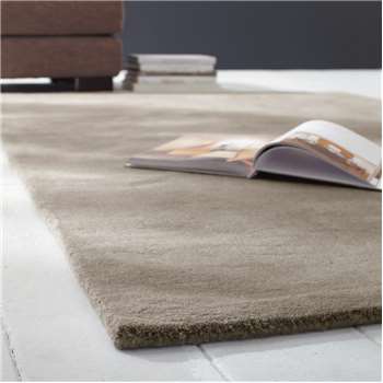 SOFT woollen low pile rug in beige 140 x 200cm