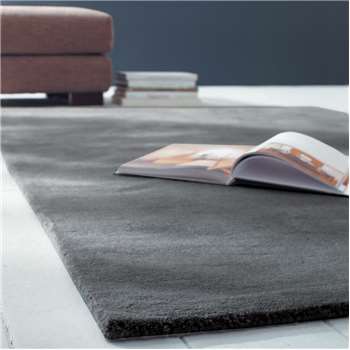 SOFT woollen low pile rug in charcoal grey (140 x 200cm)